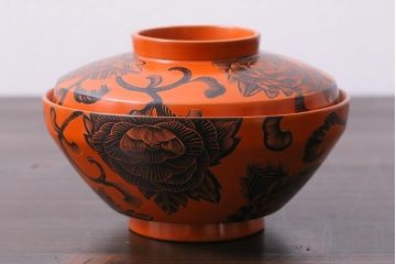 アンティーク雑貨　大正期　漆塗り　沈黒・金蒔絵が贅沢な蓋付き木製椀5客セット(漆器、和食器)(R-038050)