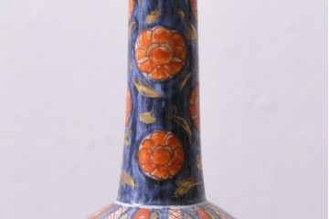 アンティーク雑貨　江戸中期　箱付き　華やかな金襴手が美しい鶴首徳利一対(花瓶、花器)(R-038055)