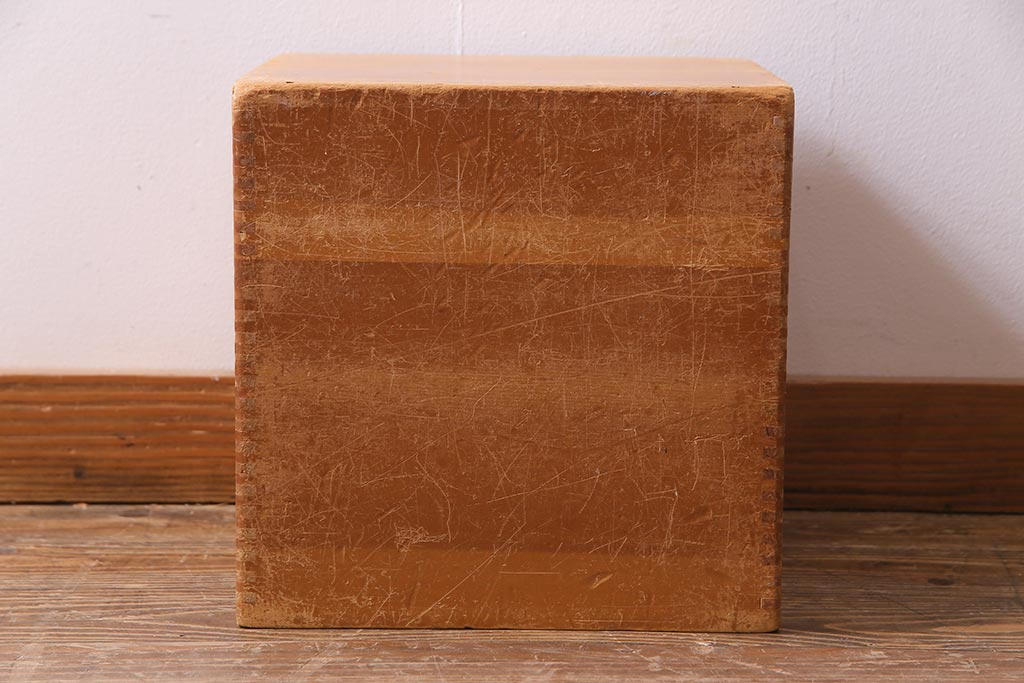 レトロ雑貨　昭和レトロ　キューブ型の大きな積み木【立方体・大】(飾り台、ディスプレイ雑貨)(R-038066)