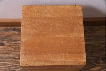 レトロ雑貨　昭和レトロ　キューブ型の大きな積み木【立方体・大】(飾り台、ディスプレイ雑貨)(R-038066)