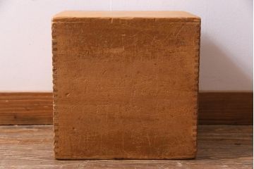 レトロ雑貨　昭和レトロ　キューブ型の大きな積み木【立方体・大】(飾り台、ディスプレイ雑貨)(R-038067)