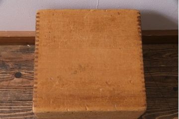 レトロ雑貨　昭和レトロ　キューブ型の大きな積み木【立方体・大】(飾り台、ディスプレイ雑貨)(R-038068)