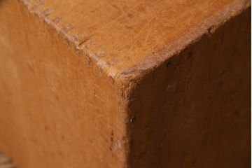 レトロ雑貨　昭和レトロ　キューブ型の大きな積み木【立方体・大】(飾り台、ディスプレイ雑貨)(R-038068)