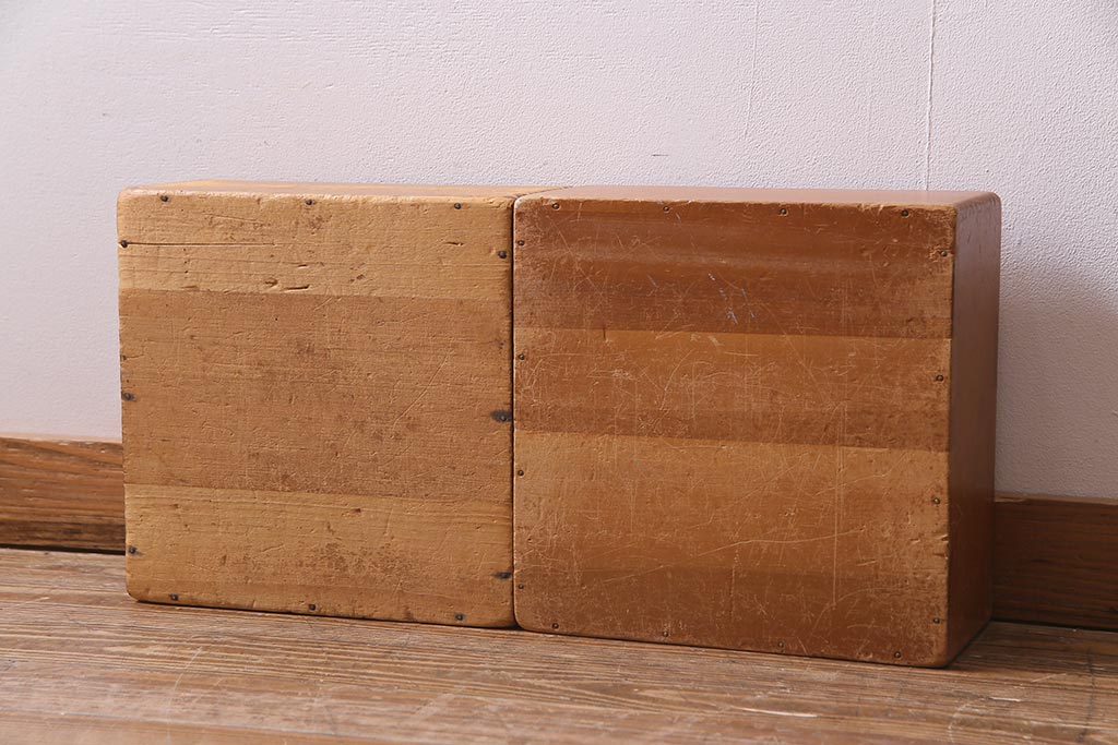 レトロ雑貨　昭和レトロ　大きな積み木セット【正方形・大/2ヶ組】(ディスプレイ雑貨、飾り台)(R-038071)