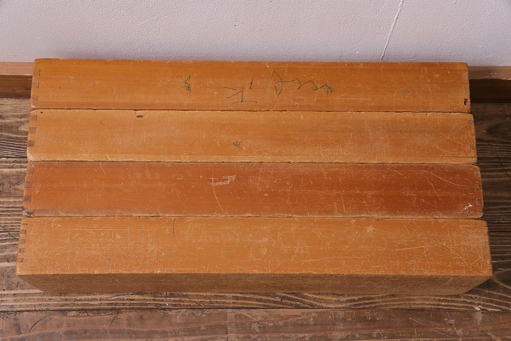 レトロ雑貨　昭和レトロ　大きな積み木セット【うすい長方形・大/4ヶ組】(飾り台、ディスプレイ雑貨)(R-038072)