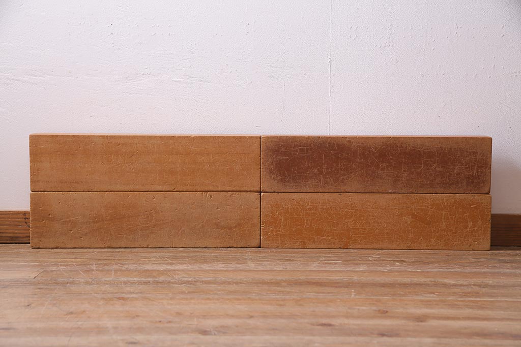 レトロ雑貨　昭和レトロ　大きな積み木セット【うすい長方形・大/4ヶ組】(飾り台、ディスプレイ雑貨)(R-038072)