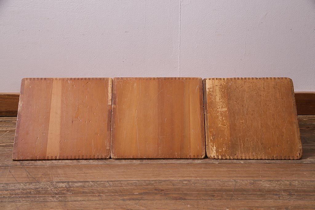 レトロ雑貨　昭和レトロ　大きな積み木セット【三角形・大/3ヶ組】(飾り台、ディスプレイ雑貨)(R-038076)