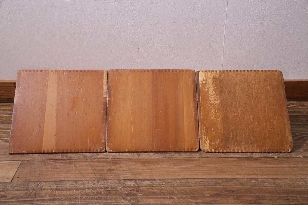 レトロ雑貨　昭和レトロ　大きな積み木セット【三角形・大/3ヶ組】(飾り台、ディスプレイ雑貨)(R-038076)