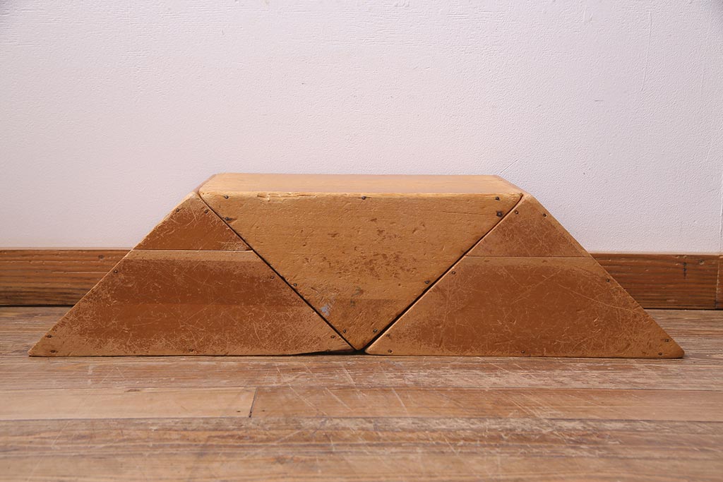 レトロ雑貨　昭和レトロ　大きな積み木セット【三角形・大/3ヶ組】(飾り台、ディスプレイ雑貨)(R-038076)