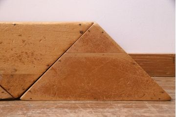 レトロ雑貨　昭和レトロ　大きな積み木セット【三角形・大/3ヶ組】(飾り台、ディスプレイ雑貨)(R-038076)