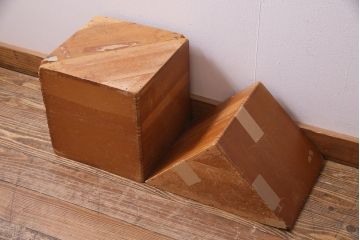 レトロ雑貨　昭和レトロ　大きな積み木セット【三角形・大/3ヶ組】(飾り台、ディスプレイ雑貨)(R-038077)