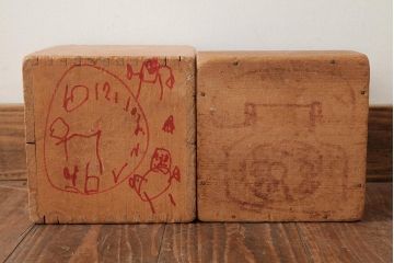 アンティーク雑貨　昭和レトロ　懐かしさ溢れる積み木セット【マルチ/7ヶ組】(飾り台、花台、ディスプ
レイ雑貨)(R-038091)