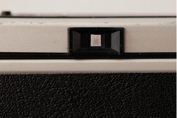アンティーク雑貨　イギリスヴィンテージ　Kodak(コダック)　INSTAMATIC(インスタマチック)104　ケース付き　レトロで格好いいビンテージカメラ(R-038098)