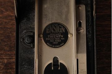 アンティーク雑貨　クラシックカメラ　イギリスアンティーク　ENSIGN(エンサイン)　POCKET TWENTY　ポケット20(蛇腹カメラ)(R-038099)