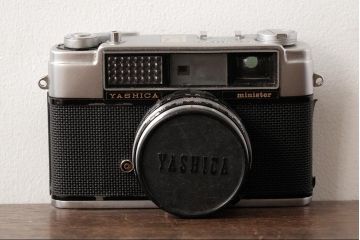 ビンテージ雑貨　YASHICA minister2(ヤシカ　ミニスター)　ヴィンテージカメラ(R-038105)
