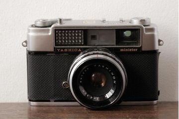 ビンテージ雑貨　YASHICA minister2(ヤシカ　ミニスター)　ヴィンテージカメラ(R-038105)