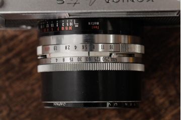 ビンテージ雑貨　KONICA(コニカ)　Auto S　ヴィンテージカメラ　ケース付き(R-038106)