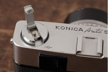 ビンテージ雑貨　KONICA(コニカ)　Auto S　ヴィンテージカメラ　ケース付き(R-038106)
