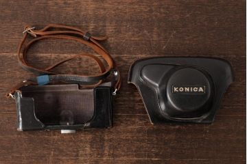 ビンテージ雑貨　KONICA(コニカ)　Auto S　ヴィンテージカメラ　ケース付き(R-038106)