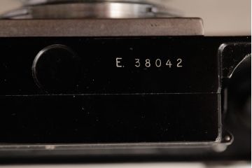 ジャンク品　アンティーク雑貨　希少品　CONTAX(コンタックス)　ZEISS IKON(ツァイスイコン) 　カメラ　ケース付き(R-038107)