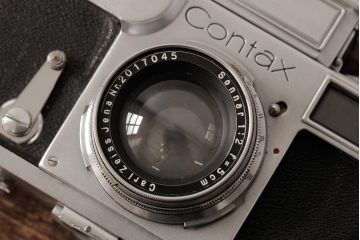 ジャンク品　アンティーク雑貨　希少品　CONTAX(コンタックス)　ZEISS IKON(ツァイスイコン) 　カメラ　ケース付き(R-038107)