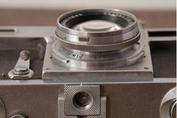 ジャンク品　アンティーク雑貨　希少品　CONTAX(コンタックス)　ZEISS IKON(ツァイスイコン) 　カメラ　ケース付き(R-038107)