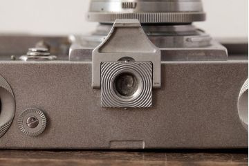 ジャンク品　アンティーク雑貨　希少品　CONTAX(コンタックス)　ZEISS IKON(ツァイスイコン) 　カメラ　ケース付き(R-038107)