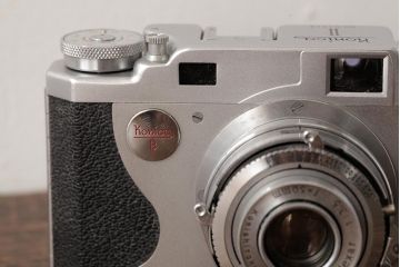 ビンテージ雑貨　KONICA(コニカ)2　B　ビンテージカメラ　ケース付き(クラシックカメラ)(R-038110)
