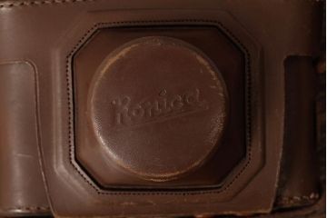 ビンテージ雑貨　KONICA(コニカ)2　B　ビンテージカメラ　ケース付き(クラシックカメラ)(R-038110)