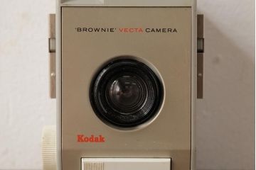 ビンテージ雑貨　Kodak(コダック)　BROWNIE VECTA(ブロウニー・ヴェクタ)　イギリスヴィンテージ　カメラ(R-038113)