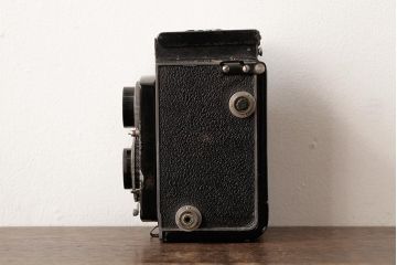 アンティーク雑貨　minolta flex(ミノルタ　フレックス)　二眼カメラ　ケース付き　独特の縦長フォルムがおしゃれなクラシックカメラ(R-038115)
