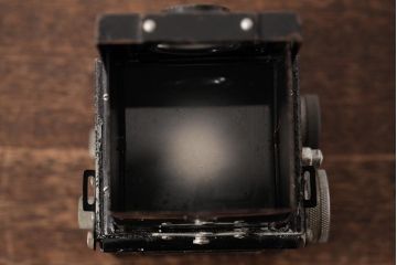アンティーク雑貨　minolta flex(ミノルタ　フレックス)　二眼カメラ　ケース付き　独特の縦長フォルムがおしゃれなクラシックカメラ(R-038115)
