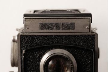 アンティーク雑貨　minolta flex(ミノルタ　フレックス)　二眼カメラ　ケース付き　独特の縦長フォルムがおしゃれなクラシックカメラ(R-038115)