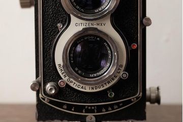アンティーク雑貨　RICOHFLEX　DIA(リコーフレックス　ダイヤ)　箱付き　レトロな外観がおしゃれな二眼レフカメラ(R-038116)