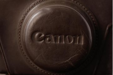 アンティーク雑貨　CANON(キャノン)　P(ポピュレール)　ケース付き　コレクションにもおすすめなヴィンテージカメラ(ビンテージ)(R-038117)