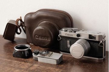 アンティーク雑貨　CANON(キャノン)　P(ポピュレール)　ケース付き　コレクションにもおすすめなヴィンテージカメラ(ビンテージ)(R-038117)