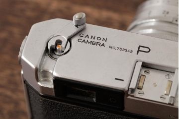 アンティーク雑貨　CANON(キャノン)　P(ポピュレール)　ケース付き　コレクションにもおすすめなヴィンテージカメラ(ビンテージ)(R-038117)
