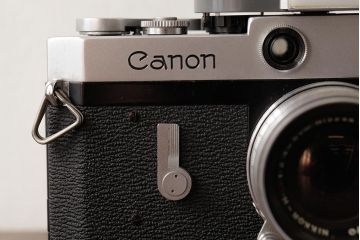 アンティーク雑貨　CANON(キャノン)　P(ポピュレール)　ケース付き　コレクションにもおすすめなヴィンテージカメラ(ビンテージ)(R-038117)