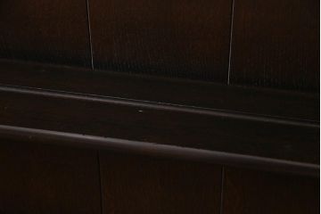 ヴィンテージ家具　イギリスビンテージ　ERCOL(アーコール)　Old Colonial(オールドコロニアル)　気品漂うカップボード(食器棚、本棚、飾り棚)(R-038122)