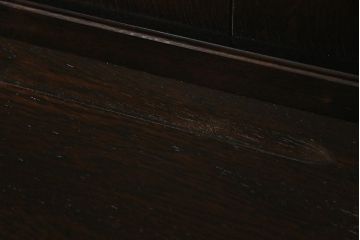 ヴィンテージ家具　イギリスビンテージ　ERCOL(アーコール)　Old Colonial(オールドコロニアル)　気品漂うカップボード(食器棚、本棚、飾り棚)(R-038122)