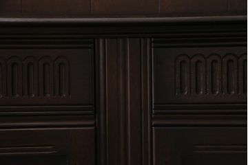 ヴィンテージ家具　イギリスビンテージ　ERCOL(アーコール)　Old Colonial(オールドコロニアル)　気品漂うカップボード(食器棚、本棚、飾り棚)(R-038122)