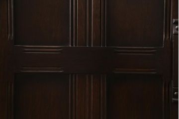 ヴィンテージ家具　イギリスビンテージ　ERCOL(アーコール)　Old Colonial(オールドコロニアル)　気品漂うカップボード(食器棚、本棚、飾り棚)(R-038122)