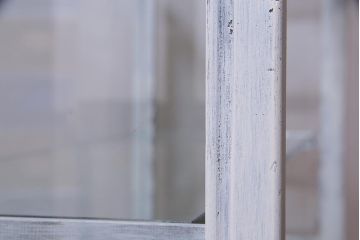 アンティーク家具　和製アンティーク　シャビーな風合いのペイントがおしゃれなガラスケース(ショーケース、陳列棚、飾り棚)(R-038123)