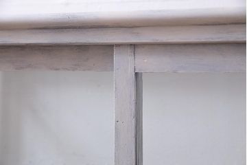 アンティーク家具　和製アンティーク　シャビーな風合いのペイントがおしゃれなガラスケース(ショーケース、陳列棚、飾り棚)(R-038123)