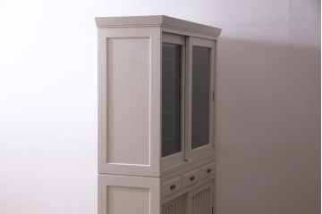 リメイク家具　中古　九州民芸家具　白と深緑のバイカラーがお洒落なペイントキャビネット(食器棚、収納棚)(R-038129)