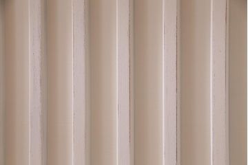 リメイク家具　中古　九州民芸家具　白と深緑のバイカラーがお洒落なペイントキャビネット(食器棚、収納棚)(R-038129)