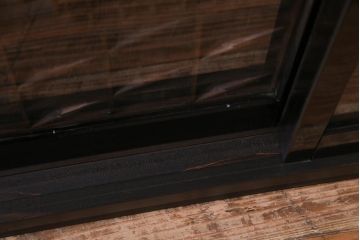 ラフジュ工房オリジナル　アンティーク古建具リメイク　すりガラス入り　組子模様が美しい重ね戸棚(書院戸、収納棚、キャビネット)(R-038131)