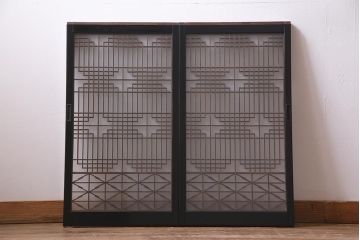 ラフジュ工房オリジナル　アンティーク古建具リメイク　すりガラス入り　組子模様が美しい重ね戸棚(書院戸、収納棚、キャビネット)(R-038131)