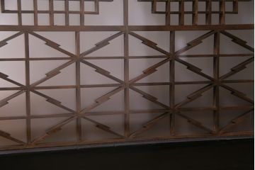 ラフジュ工房オリジナル　アンティーク古建具リメイク　すりガラス入り　組子模様が美しい重ね戸棚(書院戸、収納棚、キャビネット)(R-038131)