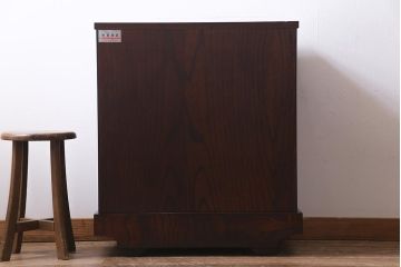 中古　伝統民芸家具　岩谷堂箪笥　厚みのある金具が威厳を放つ車箪笥(小箪笥、チェスト)(R-038134)